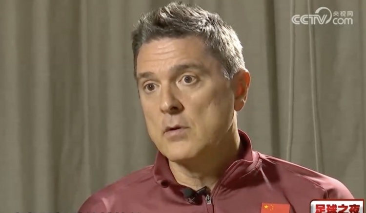 安东尼奥：王钰栋非常聪明、有争强好胜的性格，对他要加以呵护