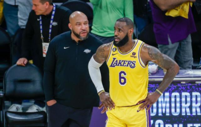 湖人危机！哈姆疯狂试阵遭反噬 后两战定是否下课？